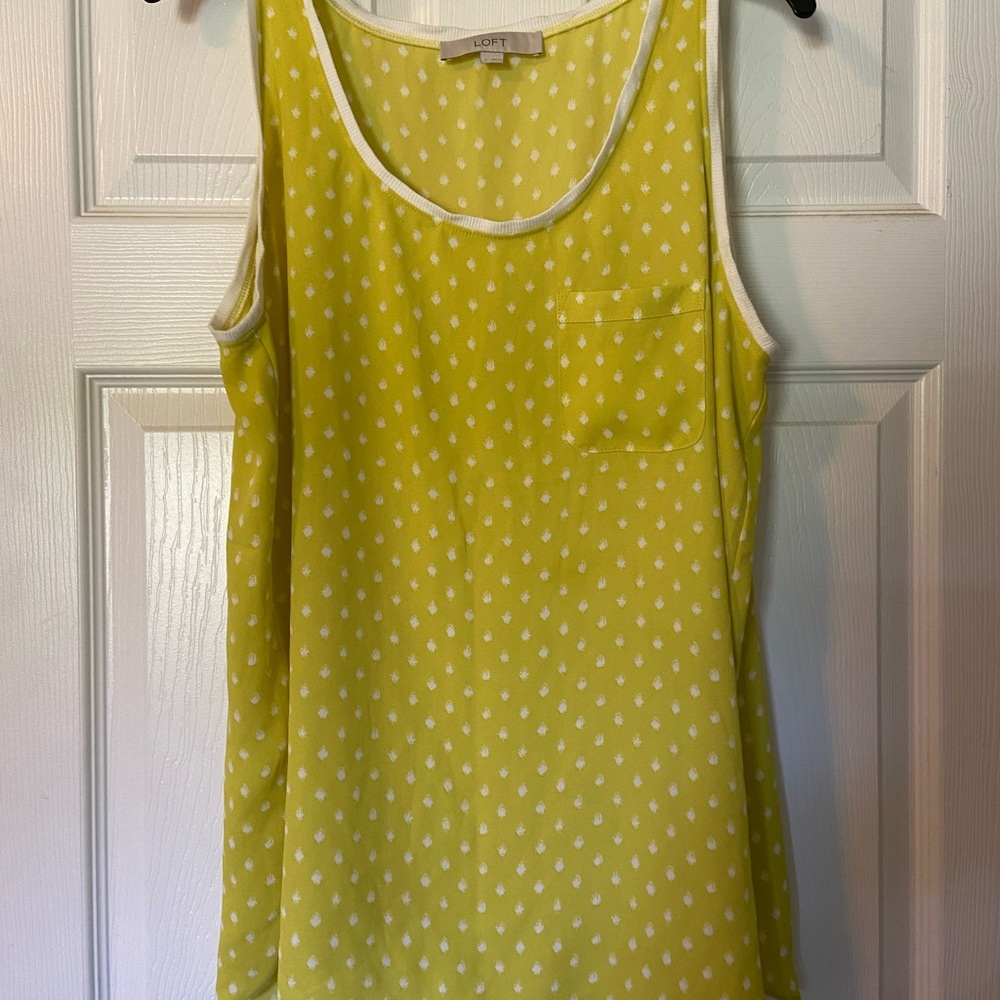Sleeveless blouse